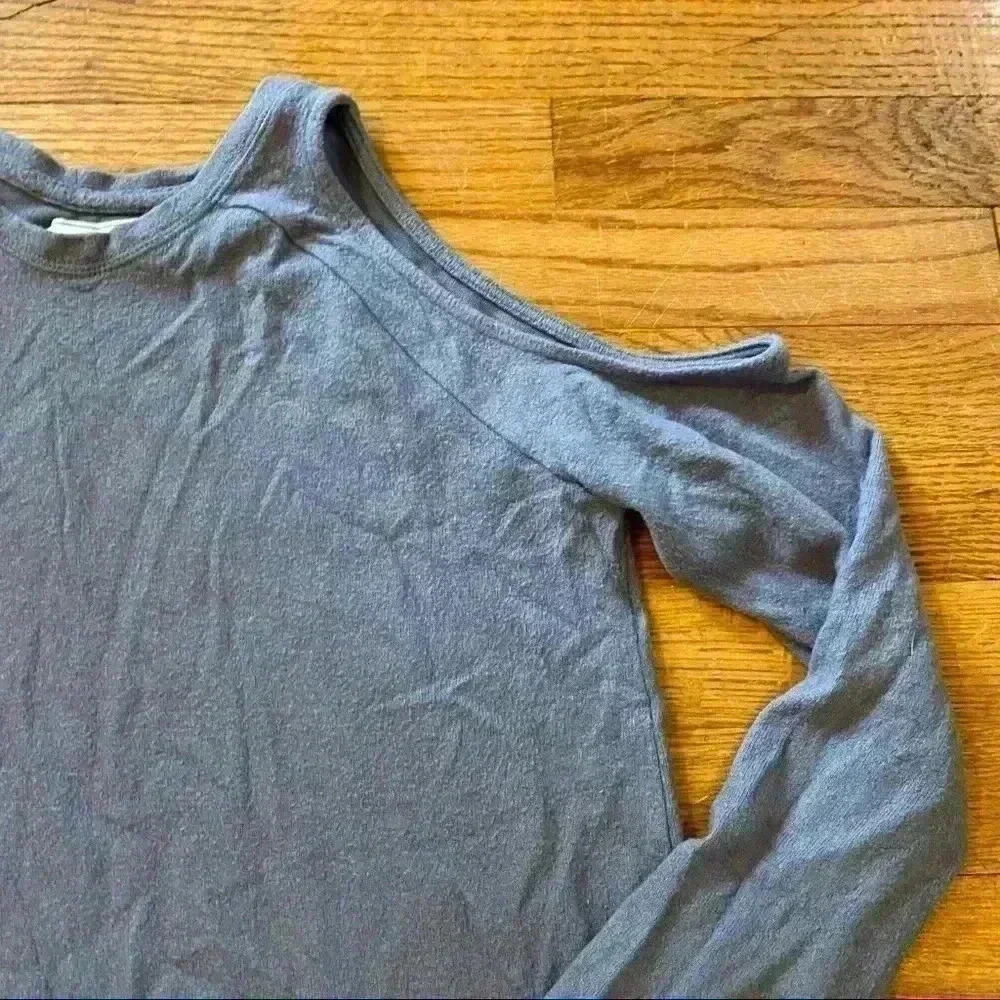 Abercrombie cold shoulder sweater